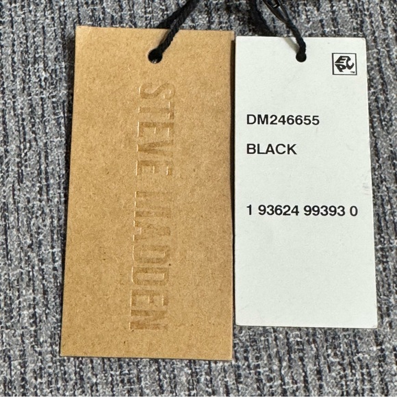 Steve Madden Quilted Cell Phone Crossbody Pouch With A Gold Chain - Picture 10 of 15